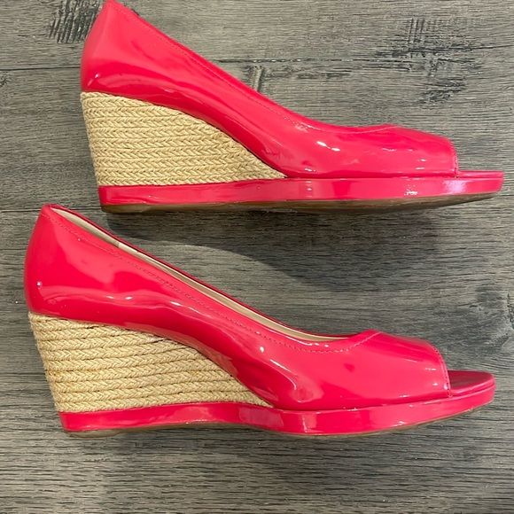 Prada pink patent peep toe wedge - Picture 3 of 8